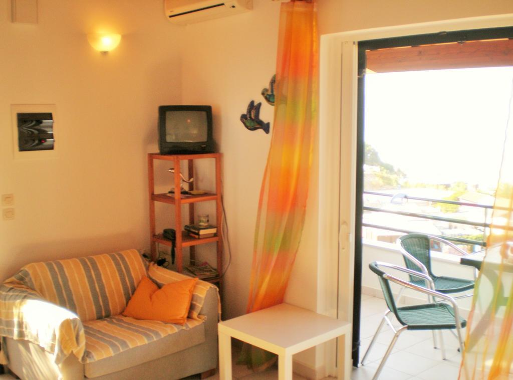 Menigos Resort - Διαμέρισμα Αριθμός 168 เปเลคาส ภายนอก รูปภาพ